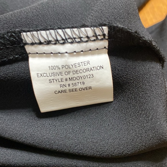 Notations black tiered Flowy tank top with necklace size small - Picture 8 of 8